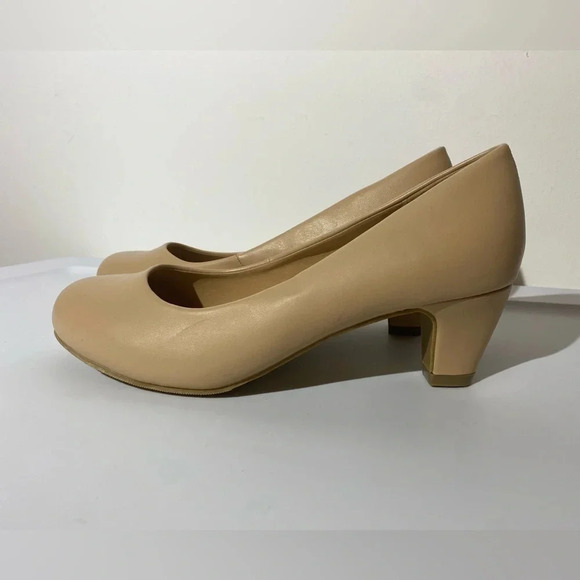 Kitten Heels - Picture 2 of 5